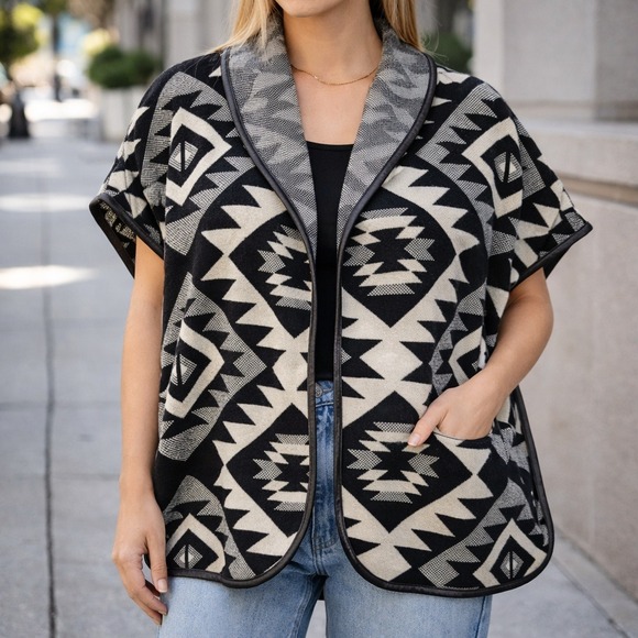 Bishop + Young Anthropologie Open Front Poncho Vest Southwest Black White M/L - Picture 1 of 8